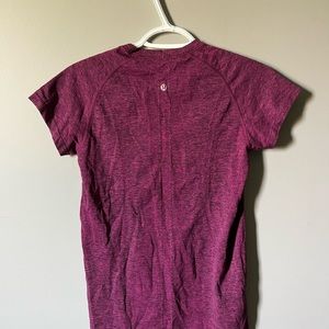 Lululemon tshirt